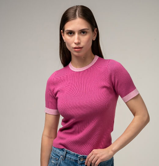 Как красиво заправить футболку